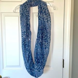 NWOT Forever 21 infinity scarf